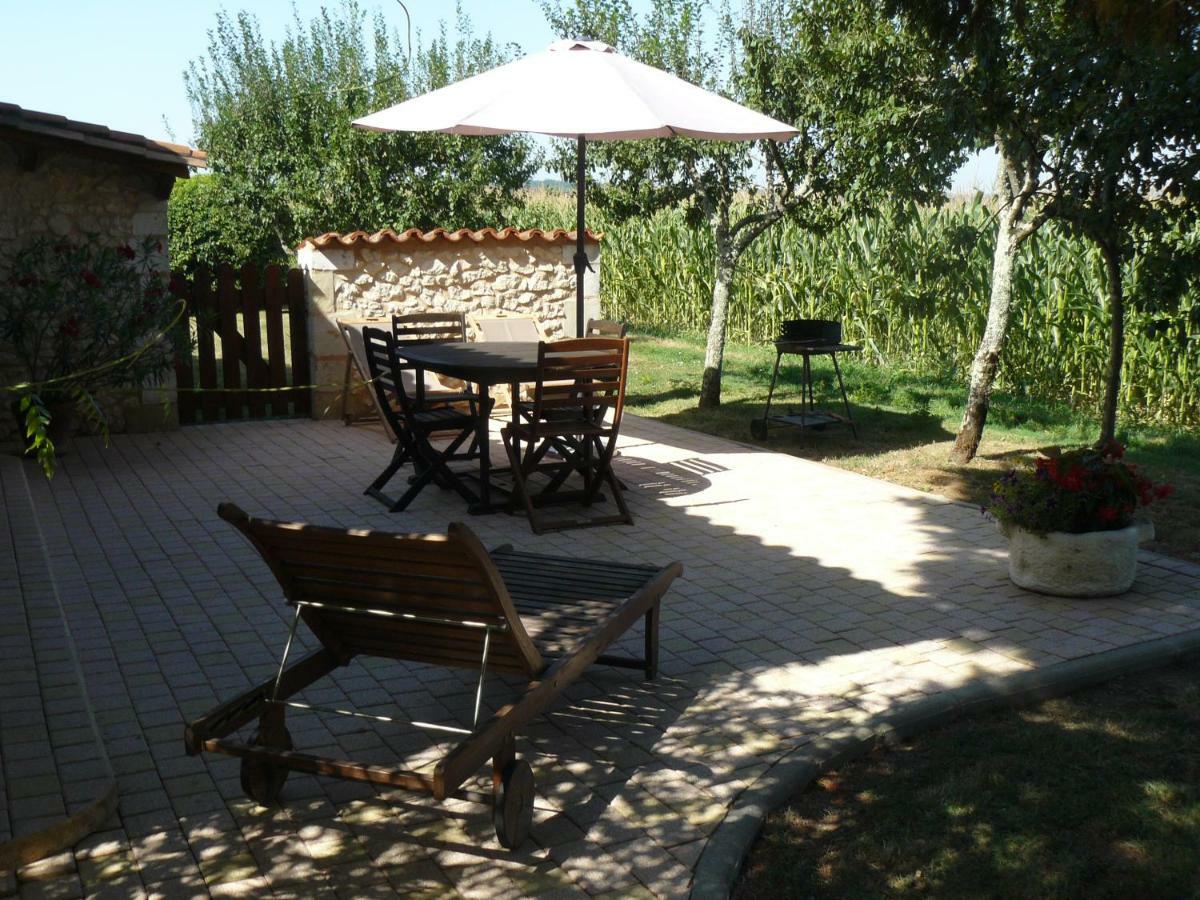 Gite Rural Charentais Les Essards  外观 照片