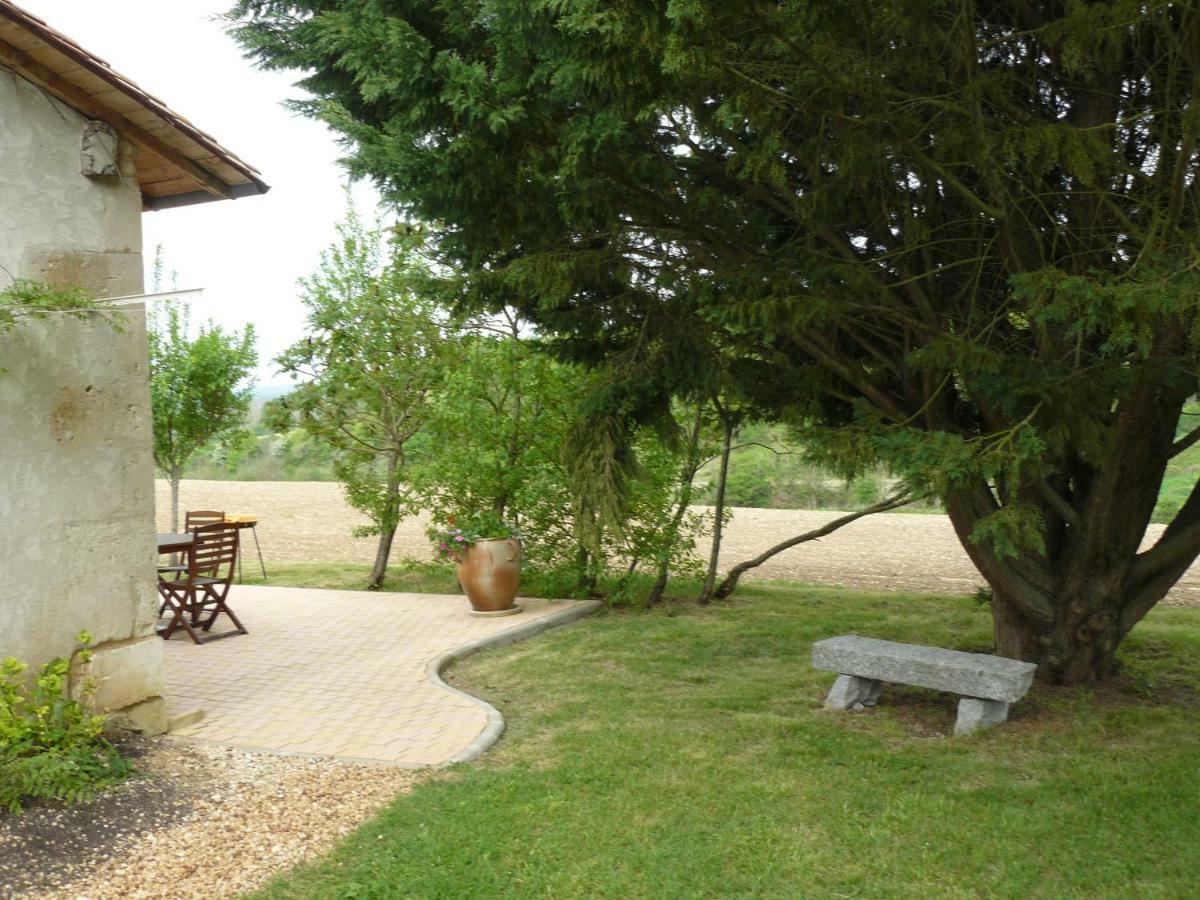 Gite Rural Charentais Les Essards  外观 照片