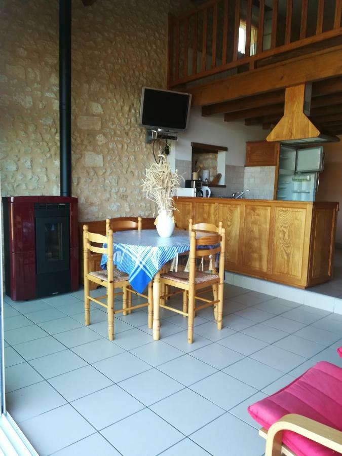 Gite Rural Charentais Les Essards  外观 照片