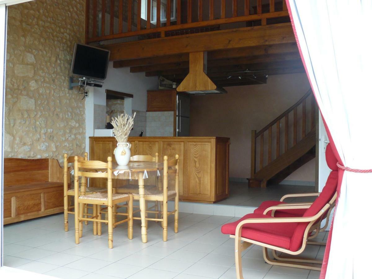 Gite Rural Charentais Les Essards  外观 照片